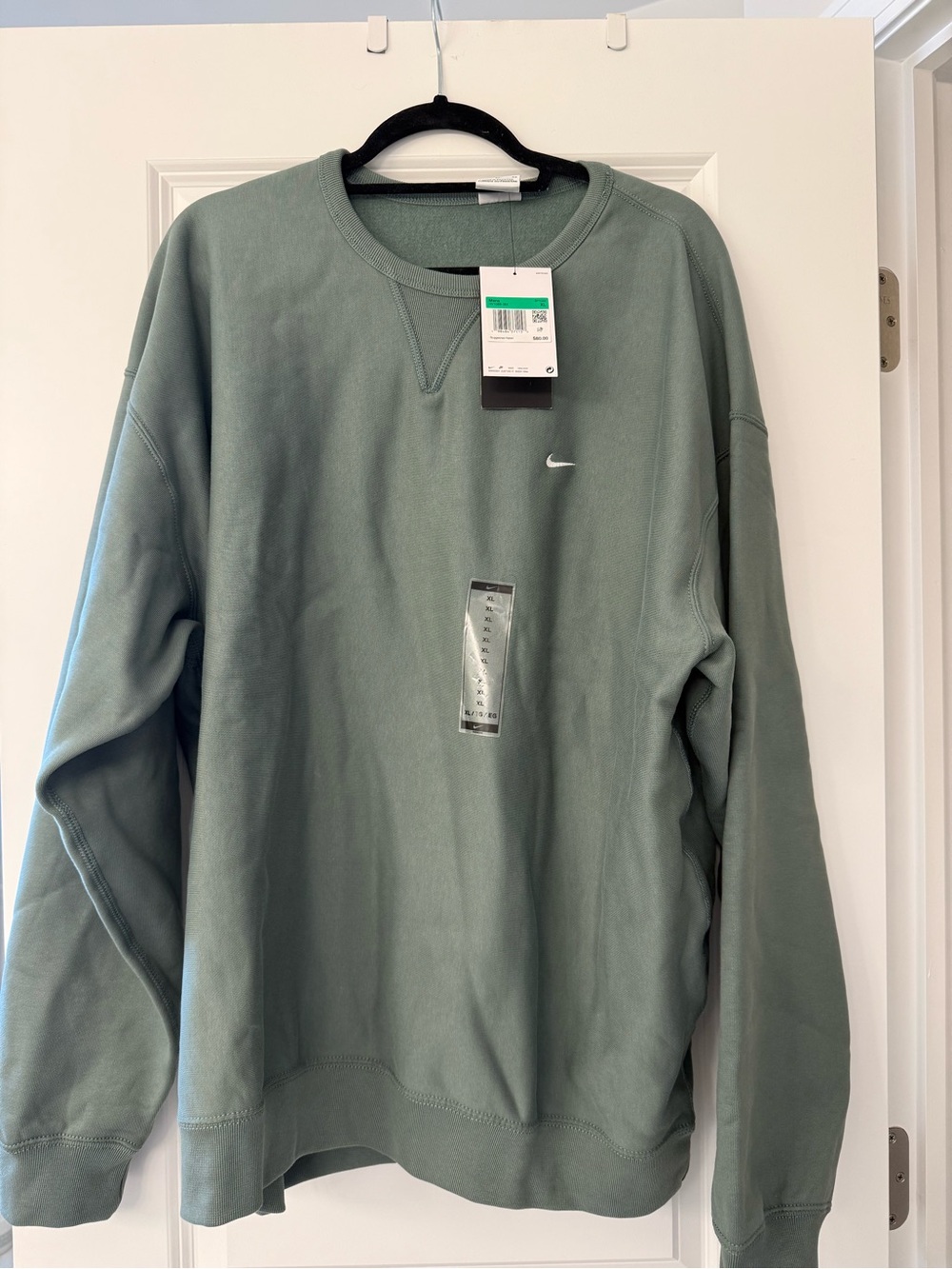 Nike Men’s Crewneck Sweatshirt in Sage Green